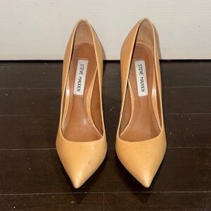 Steve Madden Beige Pointed Toe Heels